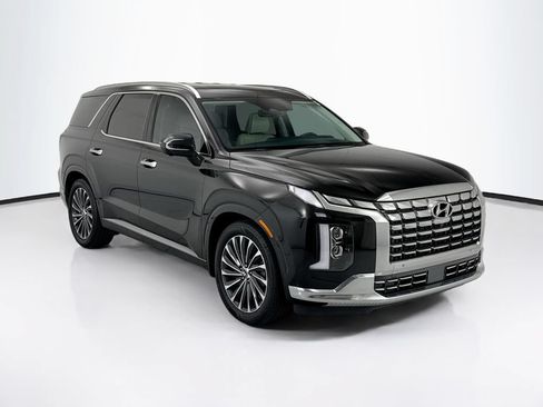 Used 2023 Hyundai Palisade Calligraphy FWD image 3