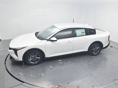 New 2026 Kia K4 LXS image 43