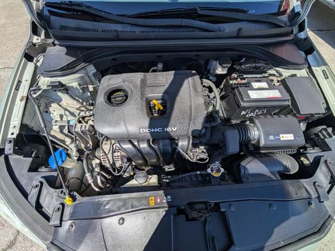 Used 2017 Hyundai Elantra SE FWD image 10