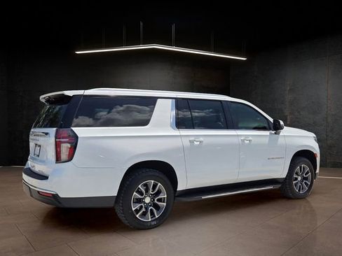 Used 2021 Chevrolet Suburban LT w/ Luxury Package RWD image 7