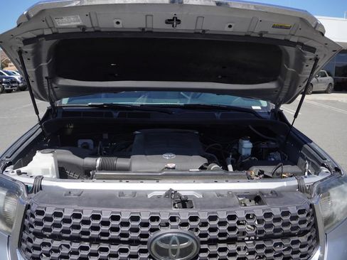 Used 2018 Toyota Tundra SR5 RWD image 8