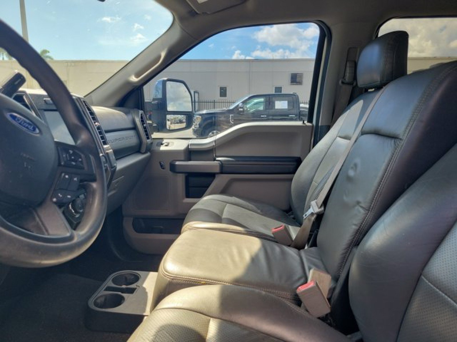 Used 2018 Ford F250 XLT w/ XLT Premium Package AWD/4WD image 7