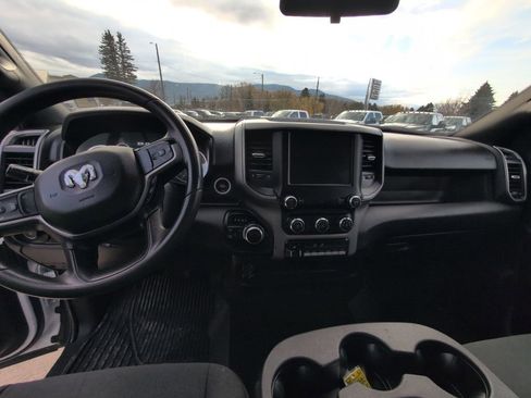 Used 2024 RAM 2500 Tradesman w/ Chrome Appearance Group image 17