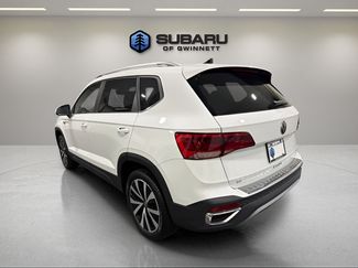 Used 2023 Volkswagen Taos SE w/ Panoramic Sunroof Package FWD video 3