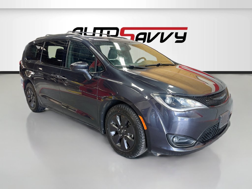 Used 2020 Chrysler Pacifica Touring-L w/ S Appearance Package FWD image 1