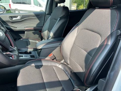 Used 2024 Ford Escape ST-Line w/ Tech Pack #1 AWD/4WD image 18