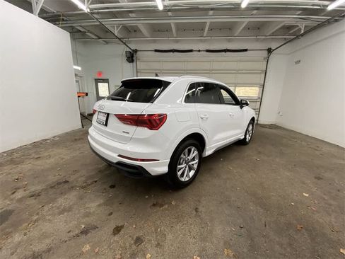 Used 2024 Audi Q3 2.0T Premium image 6