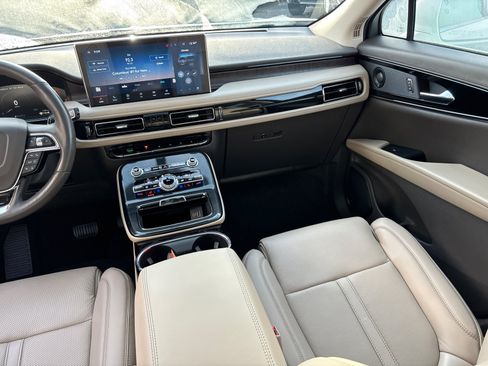 Certified 2023 Lincoln Nautilus Reserve w/ Equipment Group 201A image 31