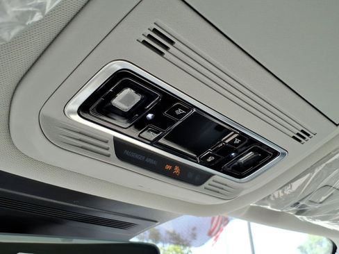 New 2026 Lincoln Nautilus Premier AWD/4WD image 18