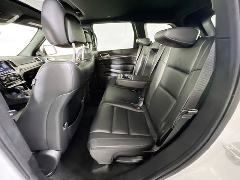 Used 2022 Jeep Grand Cherokee Limited image 25