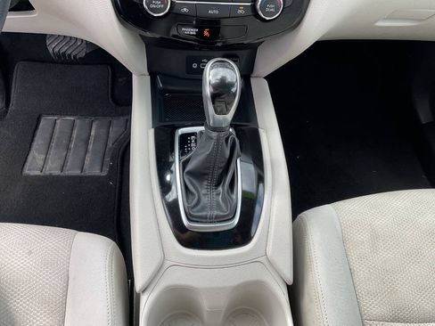 Used 2019 Nissan Rogue Sport SV AWD/4WD image 25