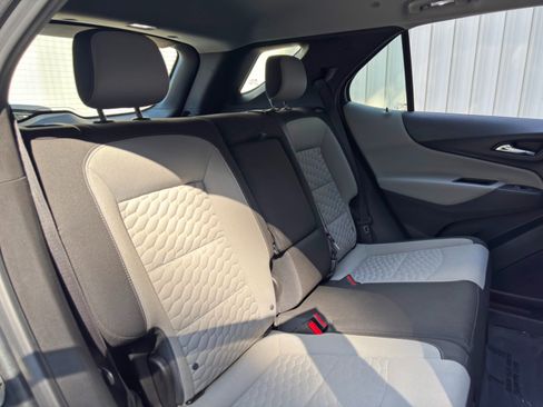 Used 2020 Chevrolet Equinox LS FWD image 31
