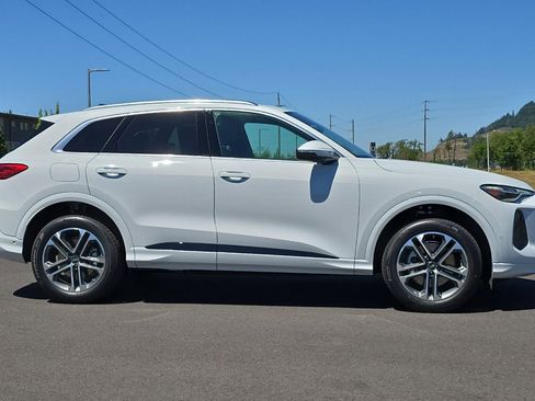 New 2025 Audi Q5 Premium Plus AWD/4WD image 2