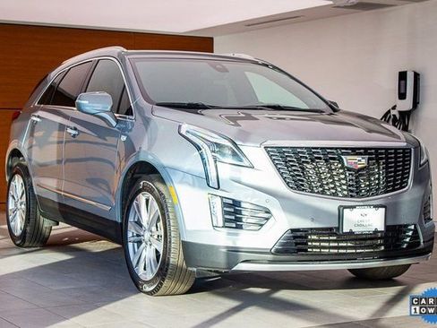 Certified 2025 Cadillac XT5 Premium Luxury image 5