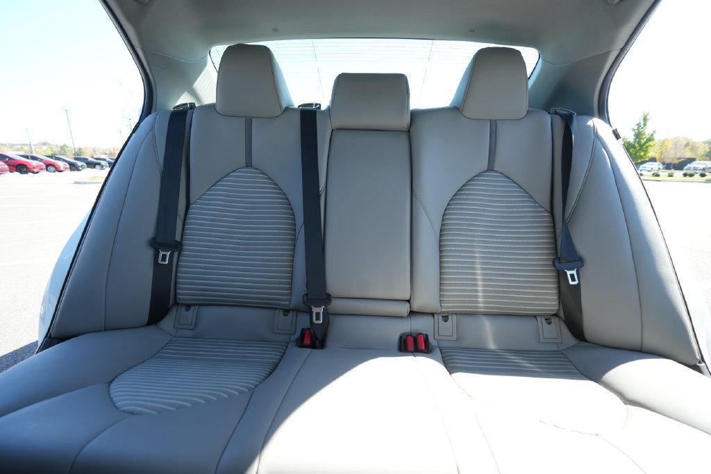 Used 2020 Toyota Camry SE FWD image 36