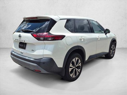 Used 2021 Nissan Rogue SV FWD image 4