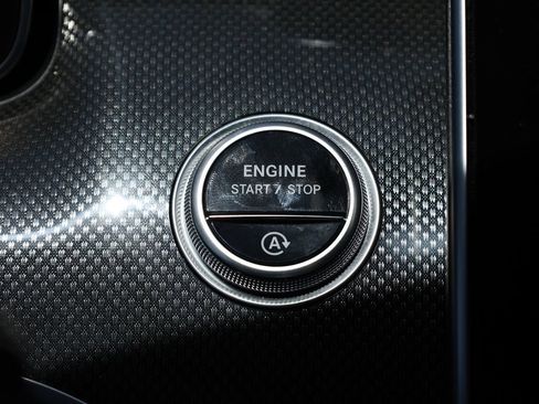 Used 2023 Mercedes-Benz C 300 Sedan image 32