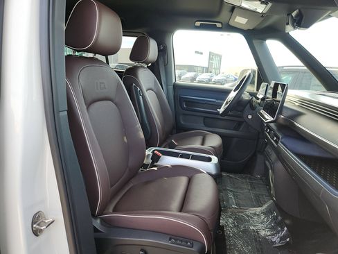 Used 2025 Volkswagen ID. Buzz Pro S image 15