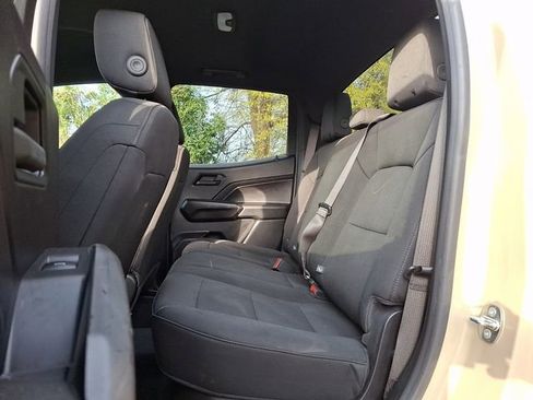 Used 2023 Chevrolet Colorado W/T RWD image 10