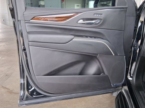 Used 2023 Cadillac Escalade ESV Premium Luxury RWD image 18