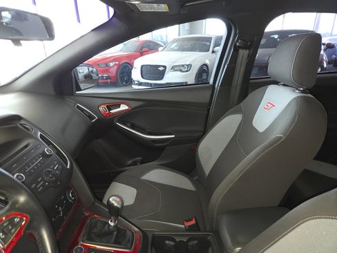Used 2016 Ford Focus ST FWD image 15