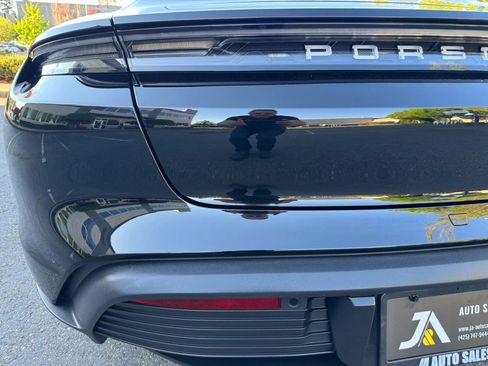 Used 2021 Porsche Taycan RWD image 15