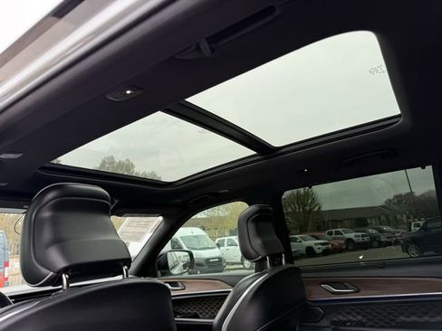 Used 2022 Jeep Grand Cherokee L Summit w/ Luxury Tech Group V image 19