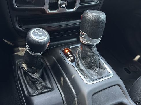 Certified 2022 Jeep Wrangler Unlimited Sport w/ Xtreme Recon 35" Tire Package image 30