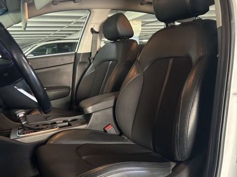 Used 2019 Kia Optima S FWD image 7