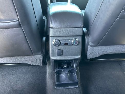 Used 2015 Ford Explorer XLT w/ Equipment Group 202B FWD image 24