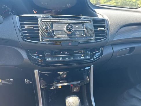 Used 2017 Honda Accord Sport image 20