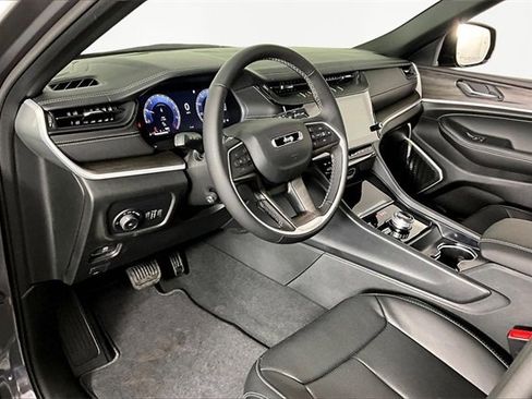 New 2026 Jeep Grand Cherokee L Limited image 8