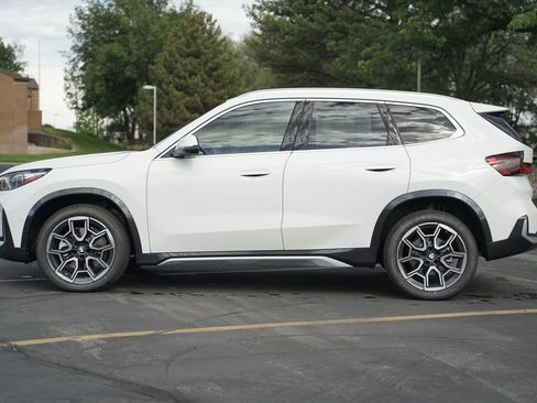 New 2026 BMW X1 xDrive28i w/ Technology Package AWD/4WD image 2
