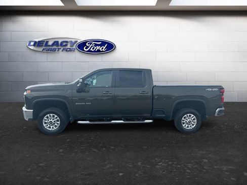Used 2022 Chevrolet Silverado 2500 LT w/ All Star Edition AWD/4WD image 2