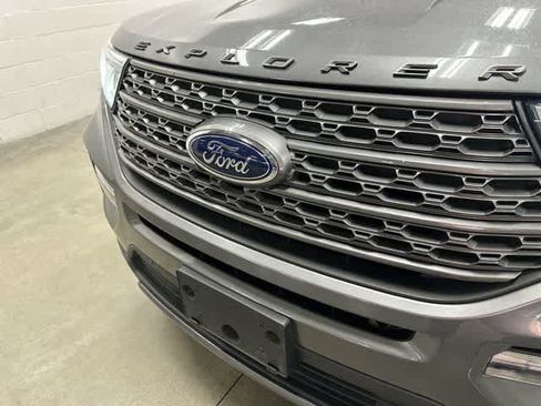 Used 2021 Ford Explorer XLT w/ Equipment Group 202A RWD image 29