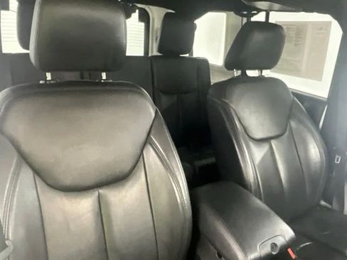 Used 2017 Jeep Wrangler Unlimited Sahara AWD/4WD image 9