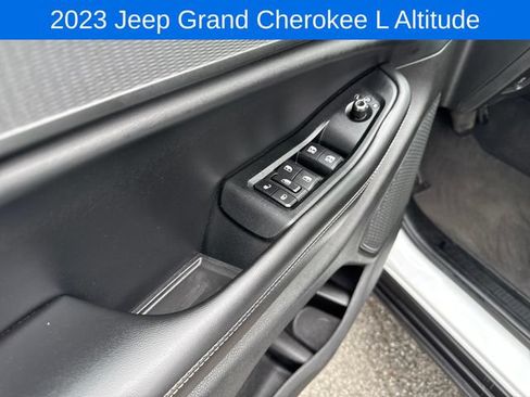 Used 2023 Jeep Grand Cherokee L Laredo AWD/4WD image 16