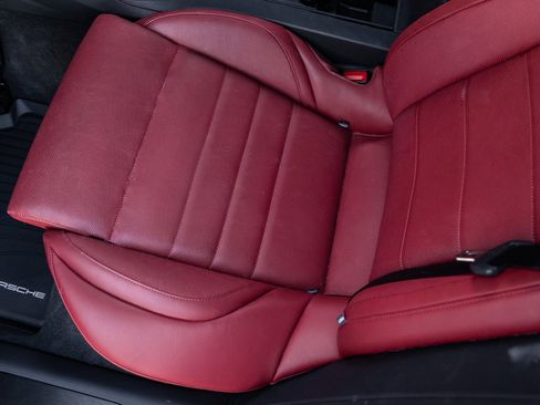 Used 2024 Porsche Panamera 4 image 35