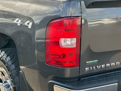 Used 2011 Chevrolet Silverado 1500 LS image 25