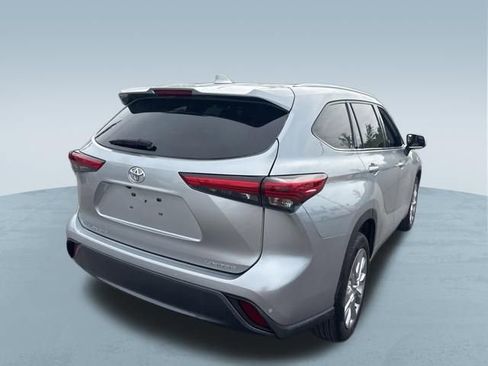 Used 2020 Toyota Highlander Limited FWD image 20