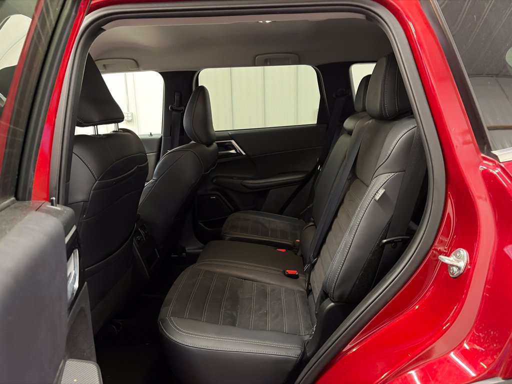 Used 2025 Mitsubishi Outlander SE AWD/4WD image 17