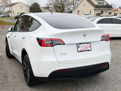 Used 2022 Tesla Model Y Long Range image 82