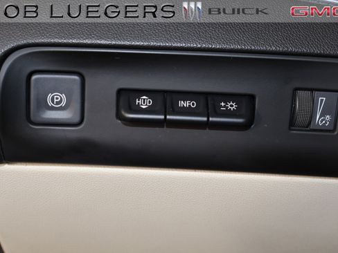 Used 2023 Buick Enclave Avenir w/ Avenir Technology Package image 30