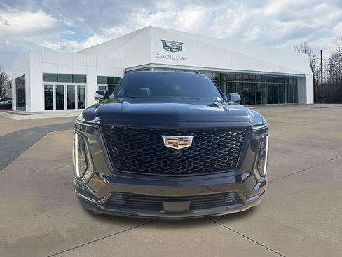 Certified 2025 Cadillac Escalade Sport Platinum AWD/4WD image 8