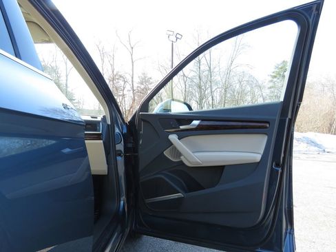 Used 2018 Audi Q5 2.0T Premium Plus w/ Premium Plus Package image 12