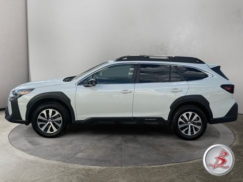 Used 2025 Subaru Outback Premium AWD/4WD image 4