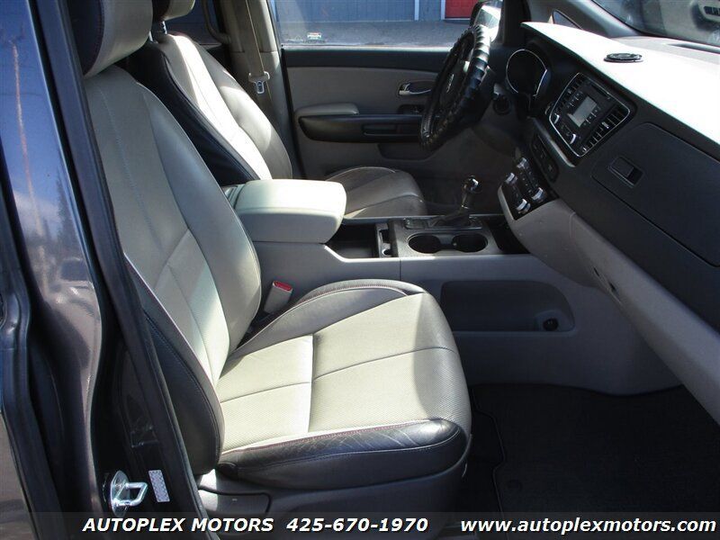 Used 2016 Kia Sedona LX w/ LX Essentials Premium Package FWD image 18