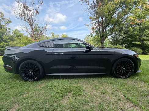 Used 2017 Ford Mustang GT w/ GT Performance Package RWD image 6