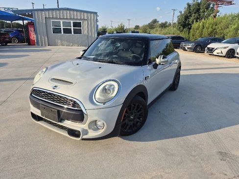 Used 2017 MINI Cooper S FWD image 1