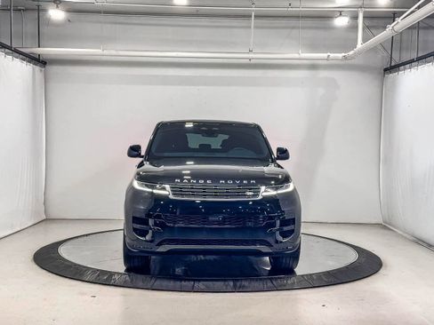 Used 2025 Land Rover Range Rover Sport SE AWD/4WD image 6